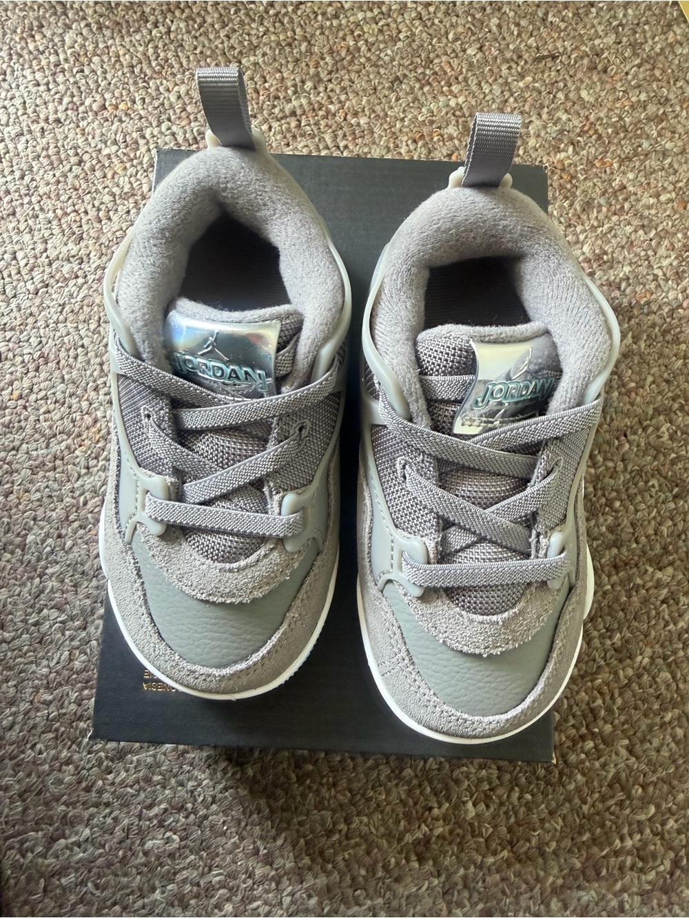 Jordan Kids Grey Low-Top Sneakers with Metallic Tongue
